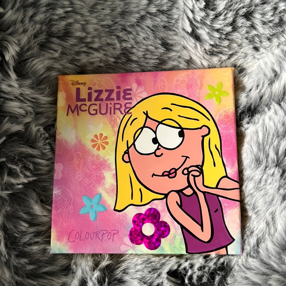 Colourpop x Lizzie McGuire Blush in ‘Dee-lish!’
